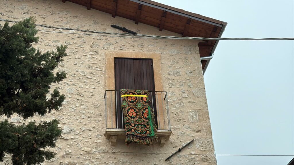 Goriano Valli celebra “Ju Sbanment”: il Primo Raduno delle Coperte Abruzzesi, tra memoria, comunità e cultura materiale