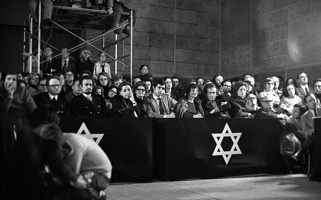 abio Mauri Che cosa è il fascismo 1971_Performance ph Marcella Galassi Courtesy Fabio Mauri Estate and Hauser & Wirth